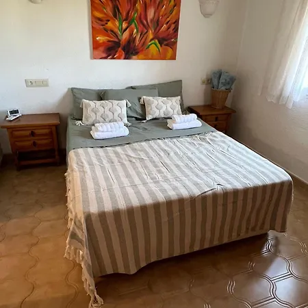 Kupelaina Villa *
